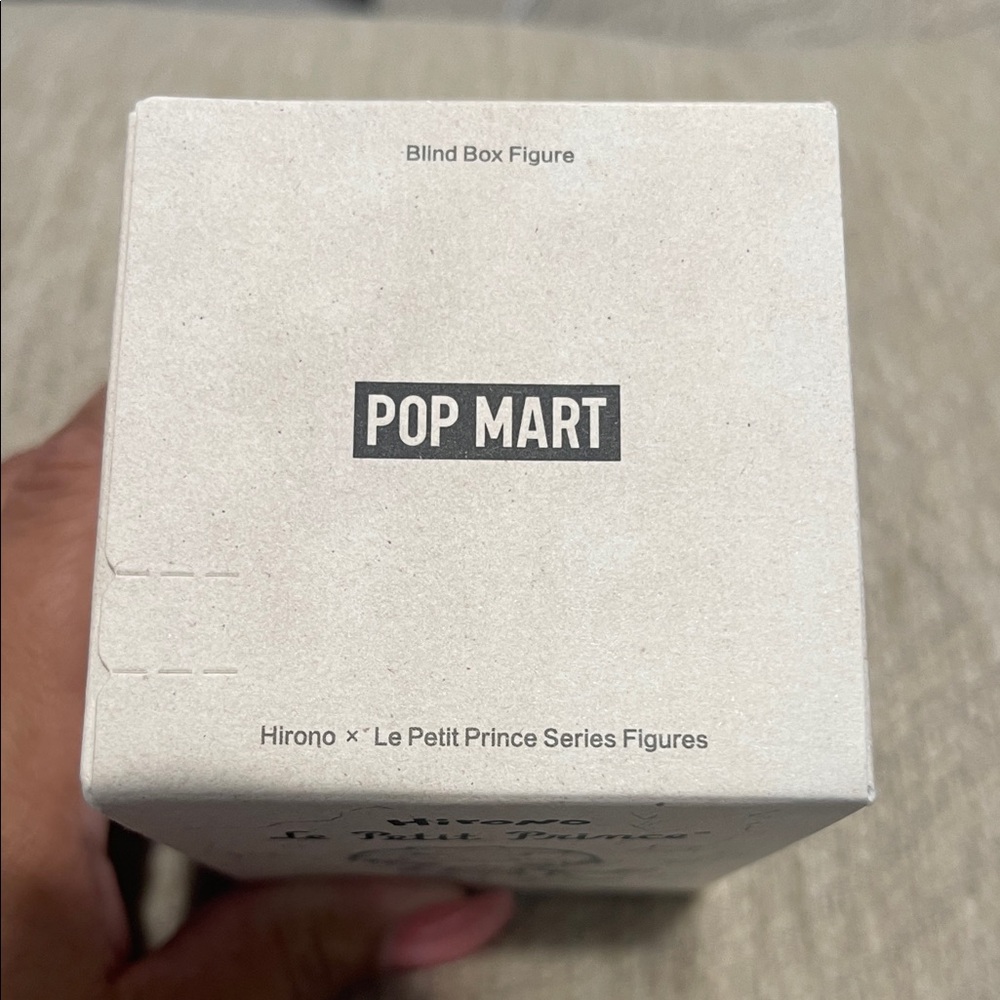 Pop Mart Hirono Le Petit Prince Collectible Box - Picture 4 of 4